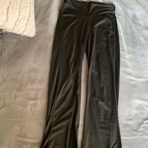 Black flared leg yoga pants
